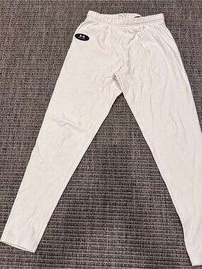 Under Armour Women’s Performance warm ups with Black Logo
